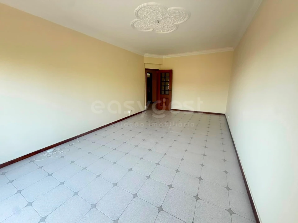 Apartamento T3 para Venda em Almada, Cova da Piedade, Pragal e Cacilhas Foto 5