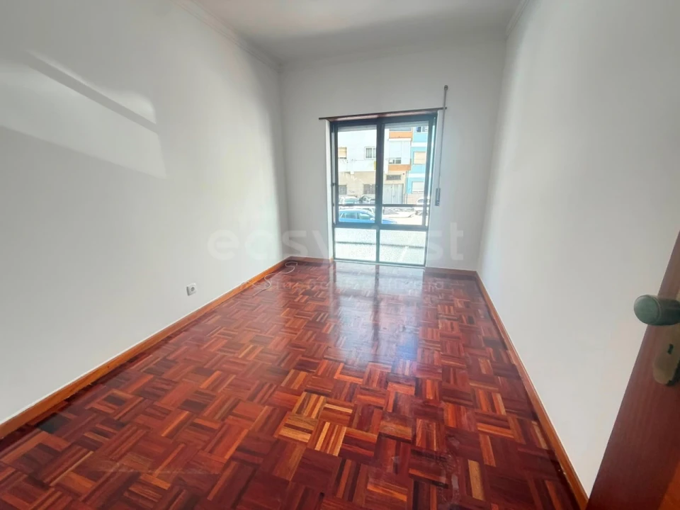 Apartamento T3 para Venda em Almada, Cova da Piedade, Pragal e Cacilhas Foto 9