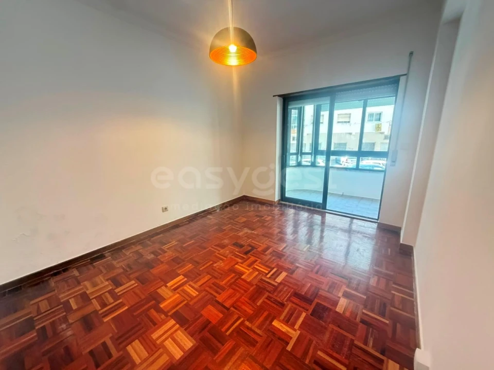 Apartamento T3 para Venda em Almada, Cova da Piedade, Pragal e Cacilhas Foto 12