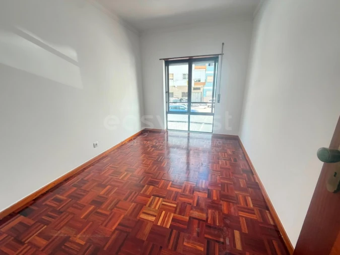 Apartamento T3 para Venda em Almada, Cova da Piedade, Pragal e Cacilhas Foto 9