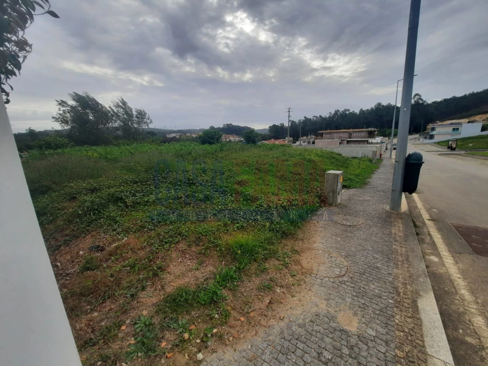 Terreno para Venda em Alvarelhos e Guidões Foto 1