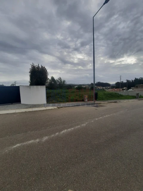 Terreno para Venda em Alvarelhos e Guidões