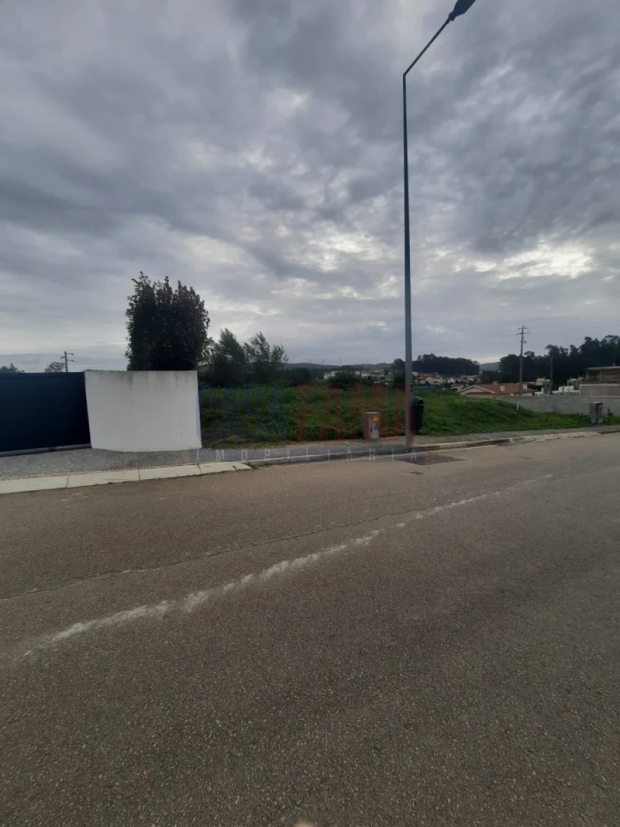 Terreno para Venda em Alvarelhos e Guidões Foto 2