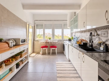 Apartamento T3 para Venda em Marvila, Ribeira Santarém, São Salvador, São Nicolau