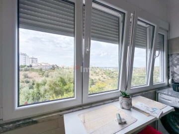 Apartamento T3 para Venda em Marvila, Ribeira Santarém, São Salvador, São Nicolau