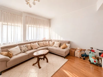 Apartamento T3 para Venda em Marvila, Ribeira Santarém, São Salvador, São Nicolau
