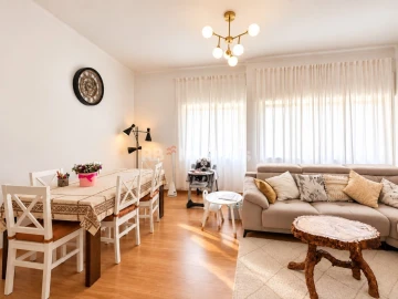 Apartamento T3 para Venda em Marvila, Ribeira Santarém, São Salvador, São Nicolau