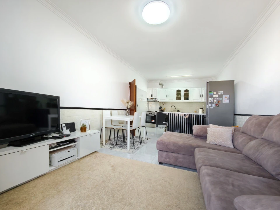 Apartamento T1 para Venda em Amora Foto 11