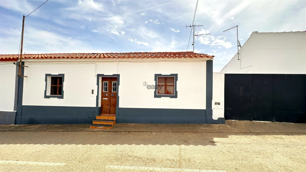 Moradia T2 para Venda em Nossa Senhora de Machede Foto 4