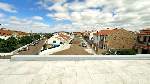 Apartamento T1 para Venda em Terrugem e Vila Boim