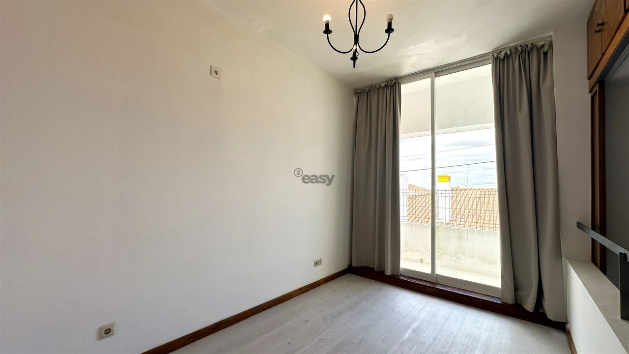 Apartamento T1 para Venda em Terrugem e Vila Boim Foto 16