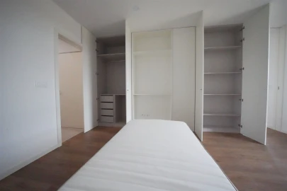 Apartamento T1 para Arrendamento em Azurem