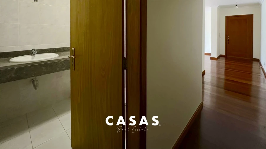 Apartamento T2 para Venda em São Martinho Foto 21