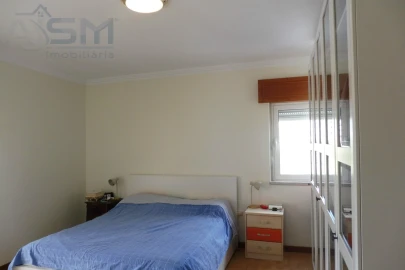 Apartamento T2 para Arrendamento em Queluz e Belas