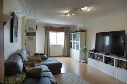 Apartamento T2 para Arrendamento em Queluz e Belas
