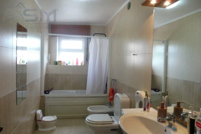 Apartamento T2 para Arrendamento em Queluz e Belas