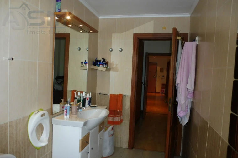 Apartamento T2 para Arrendamento em Queluz e Belas Foto 12