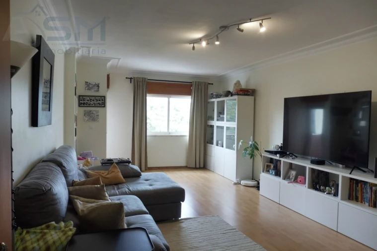 Apartamento T2 para Arrendamento em Queluz e Belas Foto 2