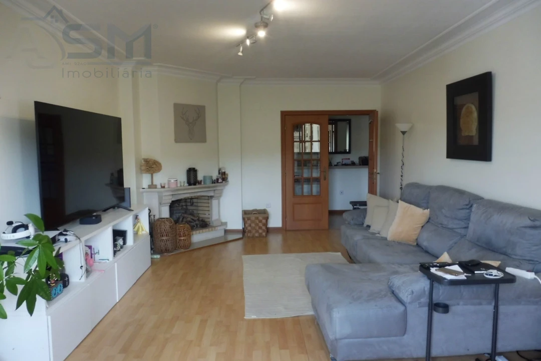 Apartamento T2 para Arrendamento em Queluz e Belas Foto 3