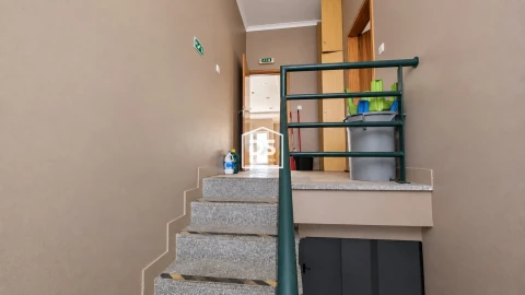 Loja para Venda em Lamego (Almacave e Sé)