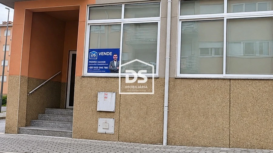 Loja para Venda em Lamego (Almacave e Sé)