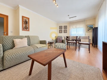 Apartamento T3 para Venda em Sobrado e Bairros