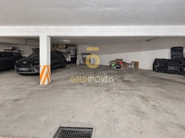 Apartamento T3 para Venda em Sobrado e Bairros