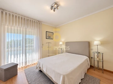 Apartamento T3 para Venda em Sobrado e Bairros