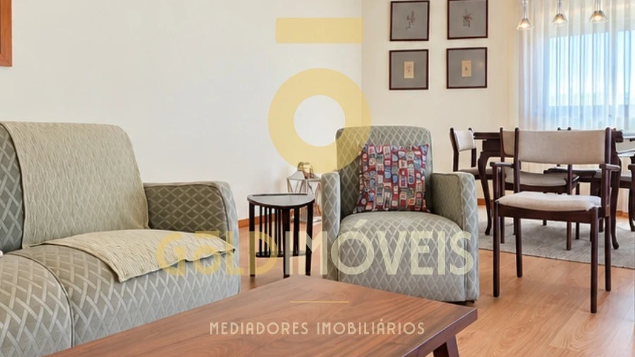 Apartamento T3 para Venda em Sobrado e Bairros