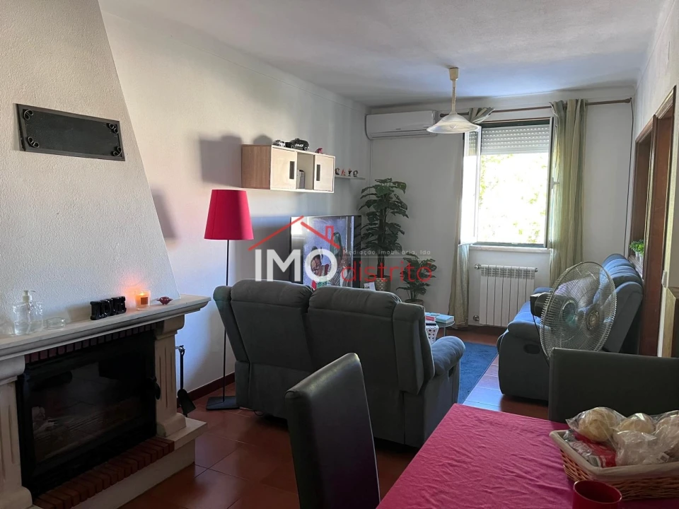 Moradia T4 para Venda em Sé e São Lourenço Foto 3