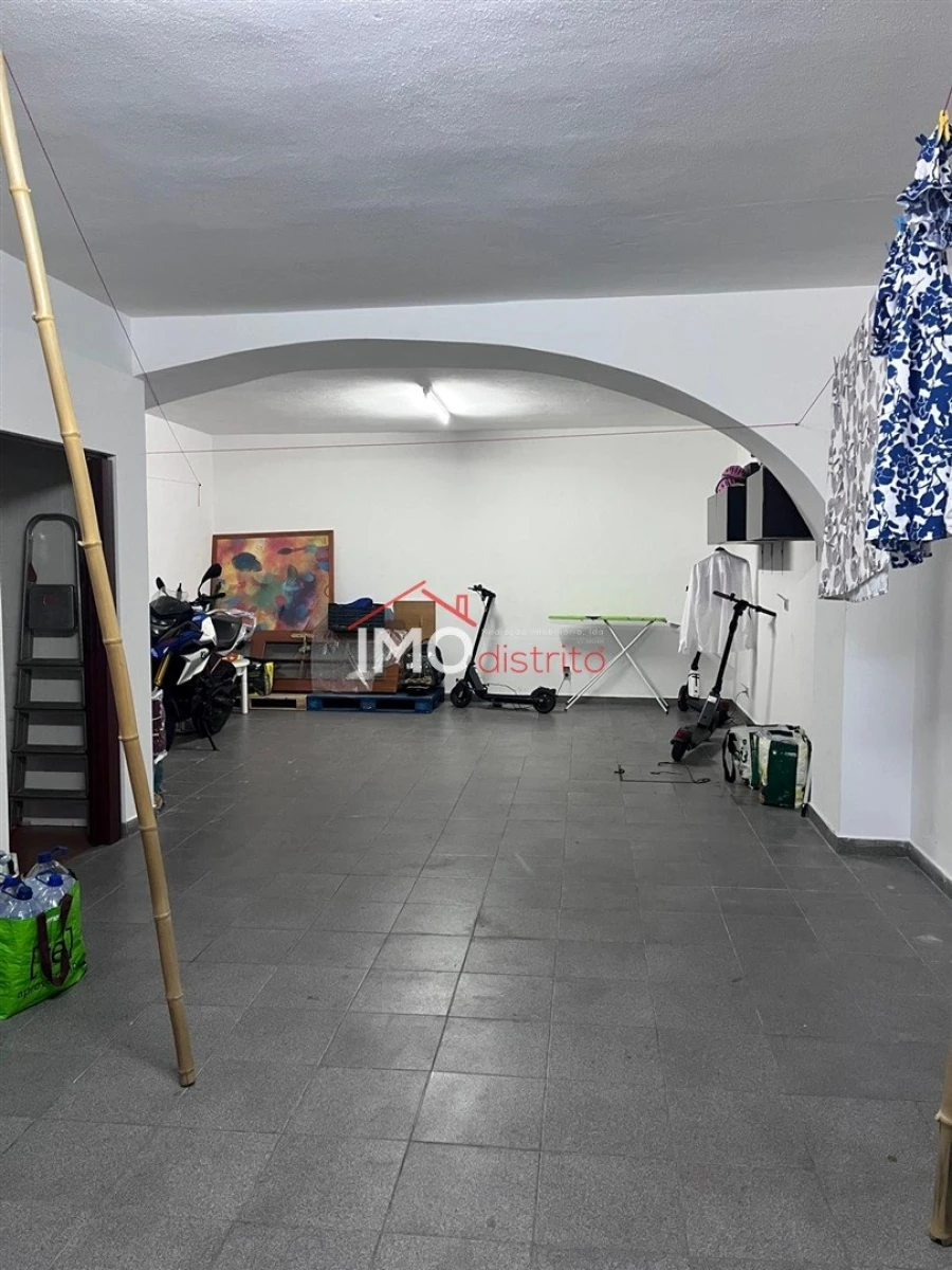 Moradia T4 para Venda em Sé e São Lourenço Foto 16