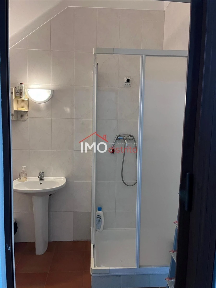 Moradia T4 para Venda em Sé e São Lourenço Foto 13