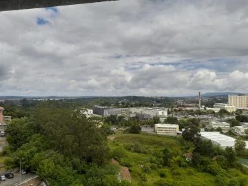 Apartamento T3 para Arrendamento em Santo Antonio dos Olivais