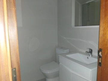 Apartamento T3 para Arrendamento em Santo Antonio dos Olivais