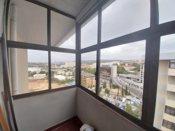 Apartamento T3 para Arrendamento em Santo Antonio dos Olivais