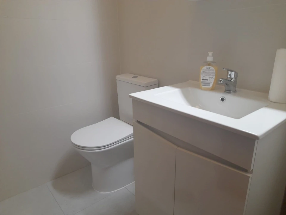 Apartamento T3 para Arrendamento em Santo Antonio dos Olivais Foto 8