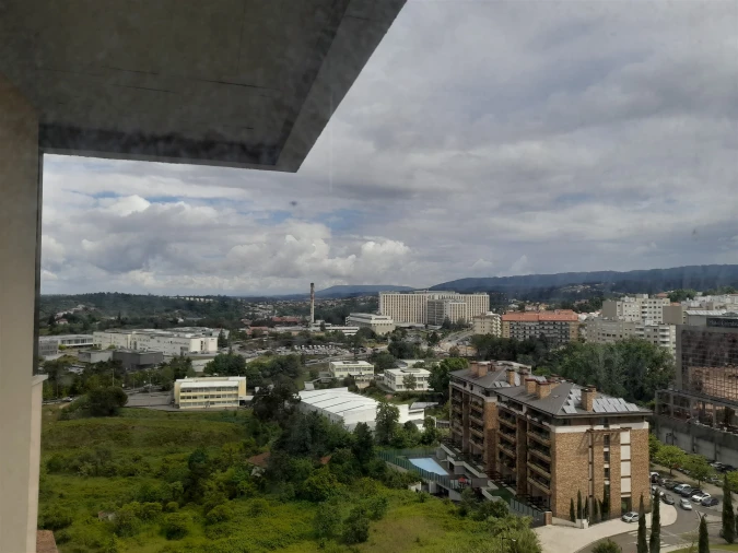 Apartamento T3 para Arrendamento em Santo Antonio dos Olivais Foto 13