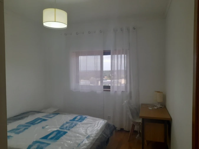 Apartamento T3 para Arrendamento em Santo Antonio dos Olivais Foto 10
