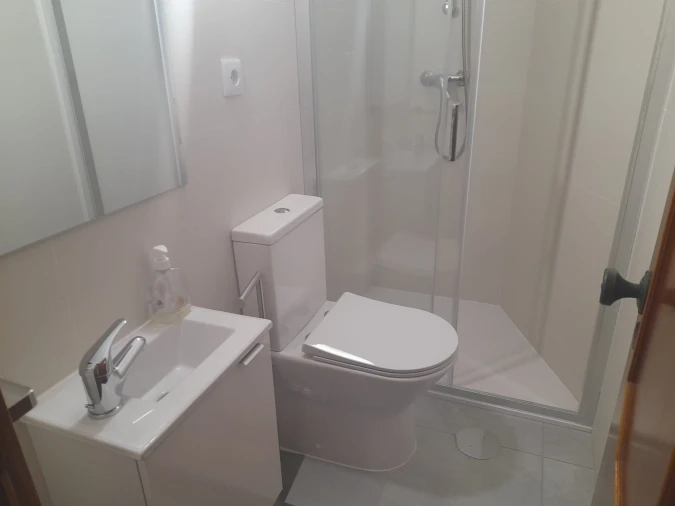 Apartamento T3 para Arrendamento em Santo Antonio dos Olivais Foto 3