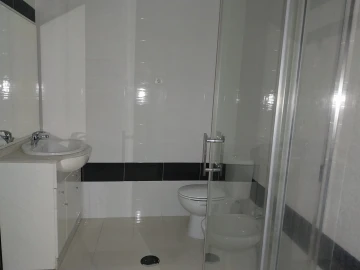 Apartamento T2 para Arrendamento em Santo Antonio dos Olivais