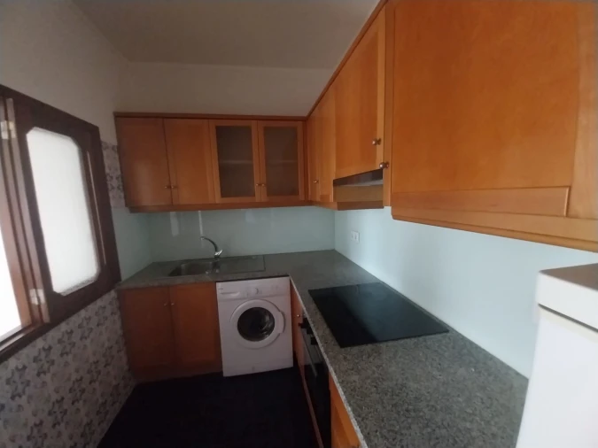 Apartamento T2 para Arrendamento em Santo Antonio dos Olivais Foto 5
