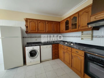 Apartamento T2 para Arrendamento em Covilhã e Canhoso