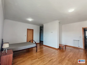 Apartamento T4 para Arrendamento em Covilhã e Canhoso