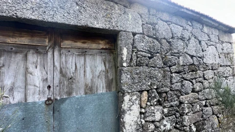 Moradia T2 para Venda em Castro Laboreiro e Lamas de Mouro