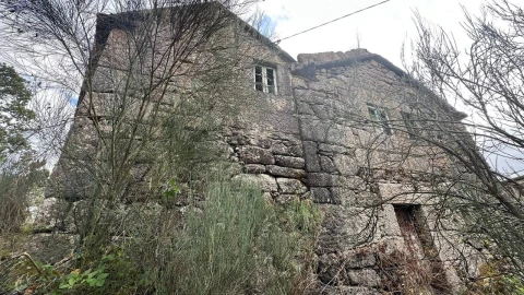 Moradia T2 para Venda em Castro Laboreiro e Lamas de Mouro