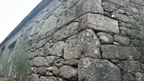 Moradia T2 para Venda em Castro Laboreiro e Lamas de Mouro