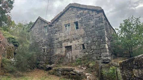 Moradia T2 para Venda em Castro Laboreiro e Lamas de Mouro