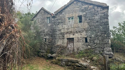 Moradia T2 para Venda em Castro Laboreiro e Lamas de Mouro