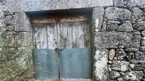 Moradia T2 para Venda em Castro Laboreiro e Lamas de Mouro