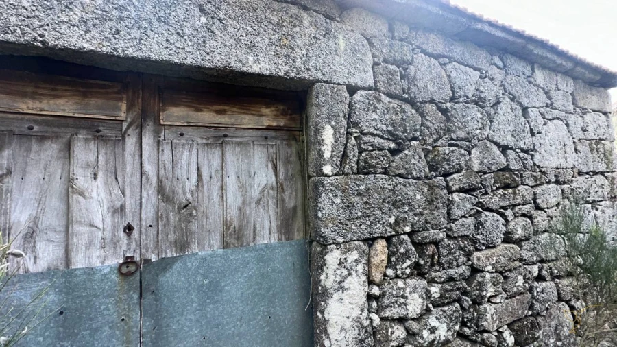 Moradia T2 para Venda em Castro Laboreiro e Lamas de Mouro Foto 8